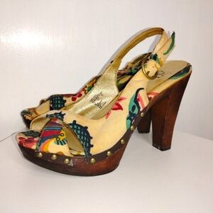 RETRO PLATFORM HEELS